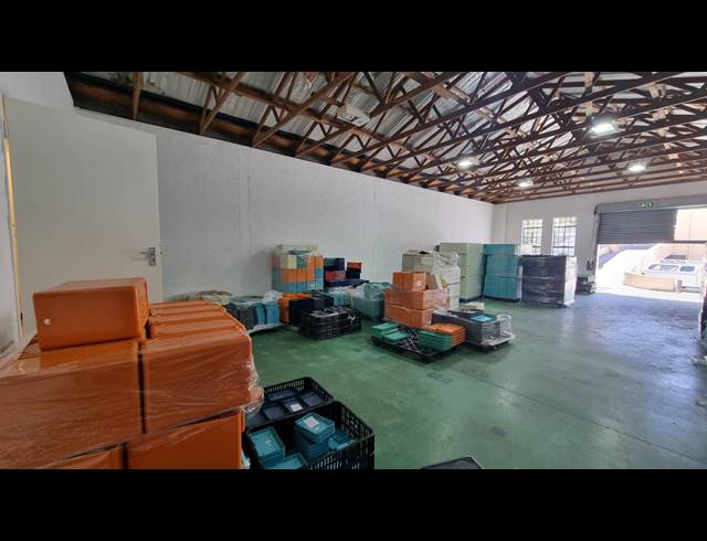 200M² WAREHOUSE TO LET IN OBSERVATORY